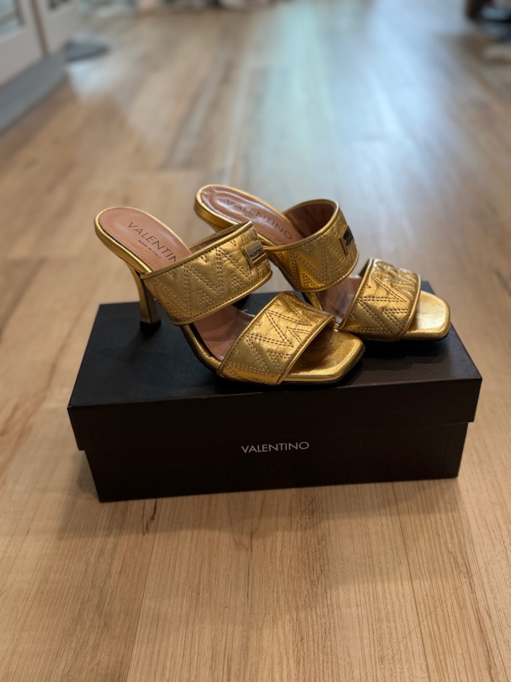 Valentino women sandals size 6